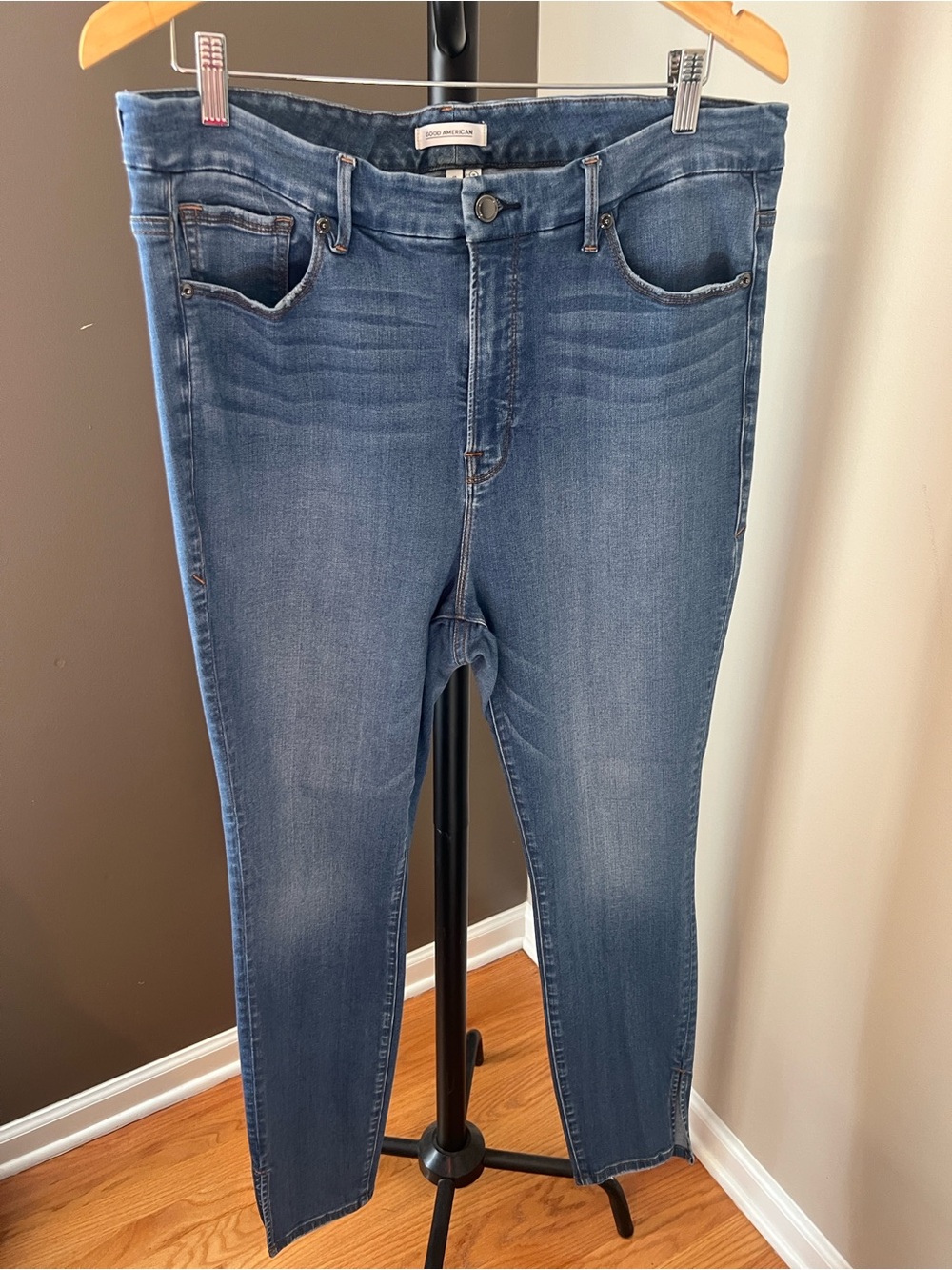 US Size 18 -  Good American Skinny Jeans in Medium Blue Wash